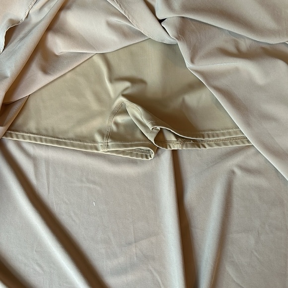 HALARA Breezeful high waisted 2in1 flowy high low ruffle regular maxi skirt XL - Picture 4 of 4